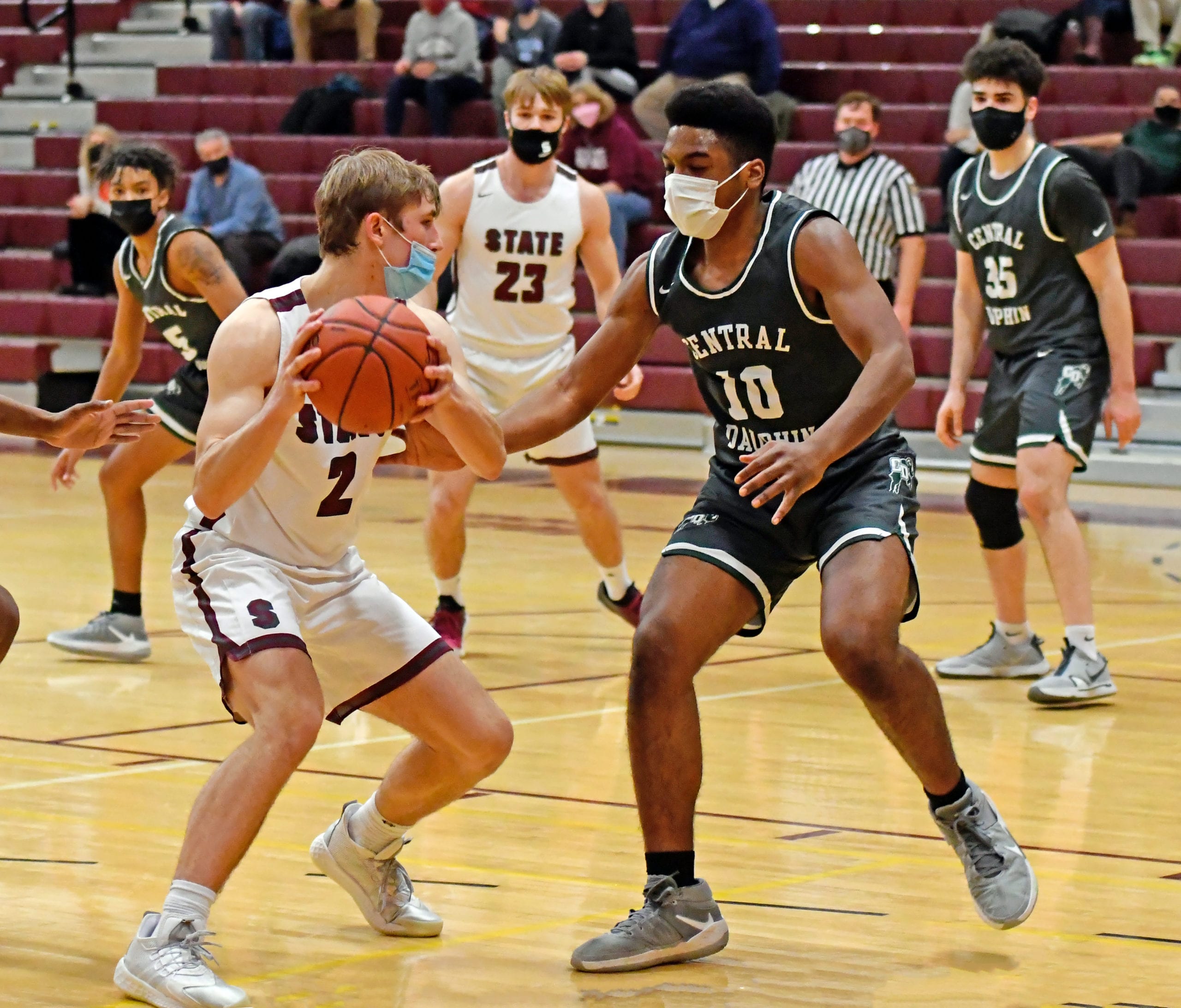 Local Boys’ Basketball Teams Hitting the Home Stretch