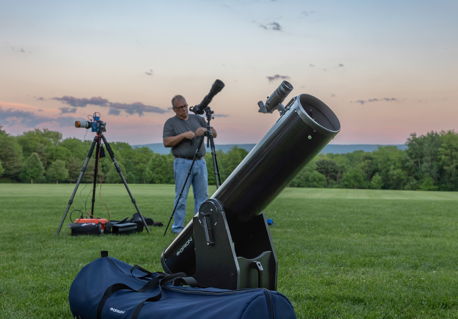 Eyes to the Skies Professional and Amateur Astronomers Help the Public Observe and Learn About Stars and Planets State College, PA