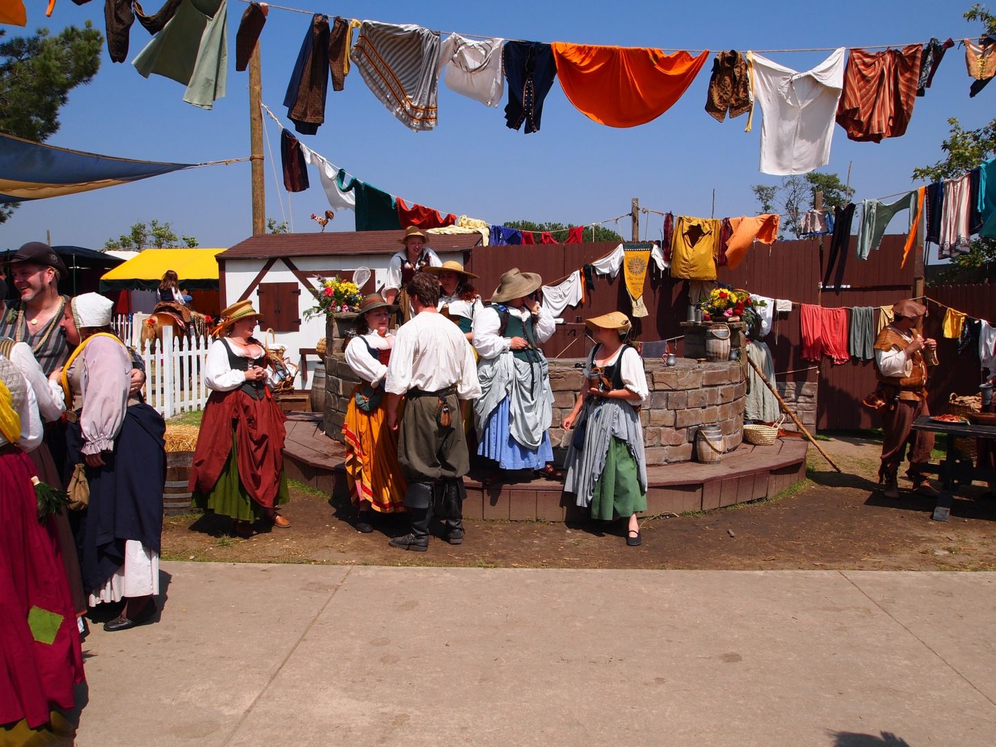 State College - renaissance-faire-g5c52b7c37_1920