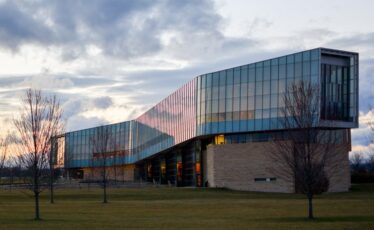 Bendapudi Recommends Reuniting Penn State’s Two Law Schools