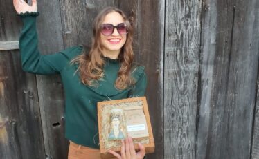 Artist of the Month: Amanda Werner designs the perfect gift boxes with love and care
