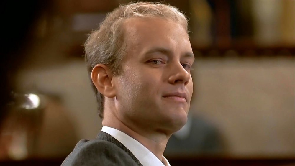 State College - philadelphia-1993-003-tom-hanks-low-angle-close-up