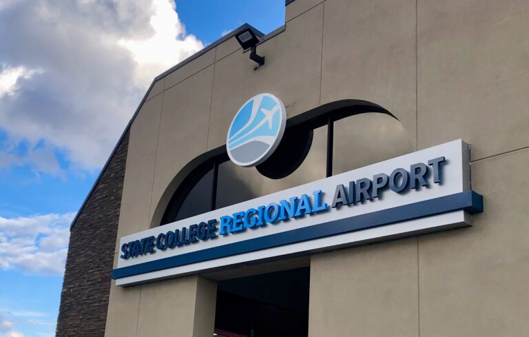 United Adds Nonstop Madison-State College Flights for Wisconsin-Penn State Football Game