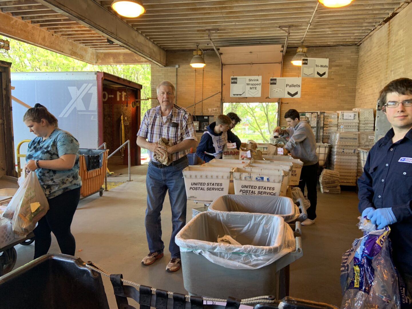 State College - fooddrive1