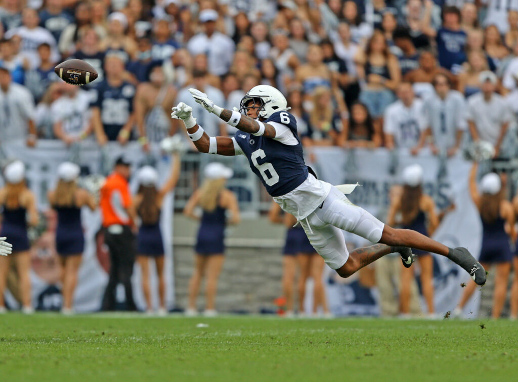State College - Burdick Kent State Zakee Wheatley dives first half