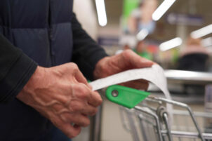 Recurring food insecurity linked to unhealthy weight changes in older adults