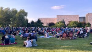 arboretum-movies-on-lawn-1536×864