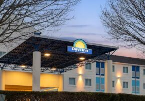 Two local hotels announce awards