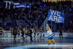 Mens-Hockey-vs-Michigan-11-4-4-3-scaled